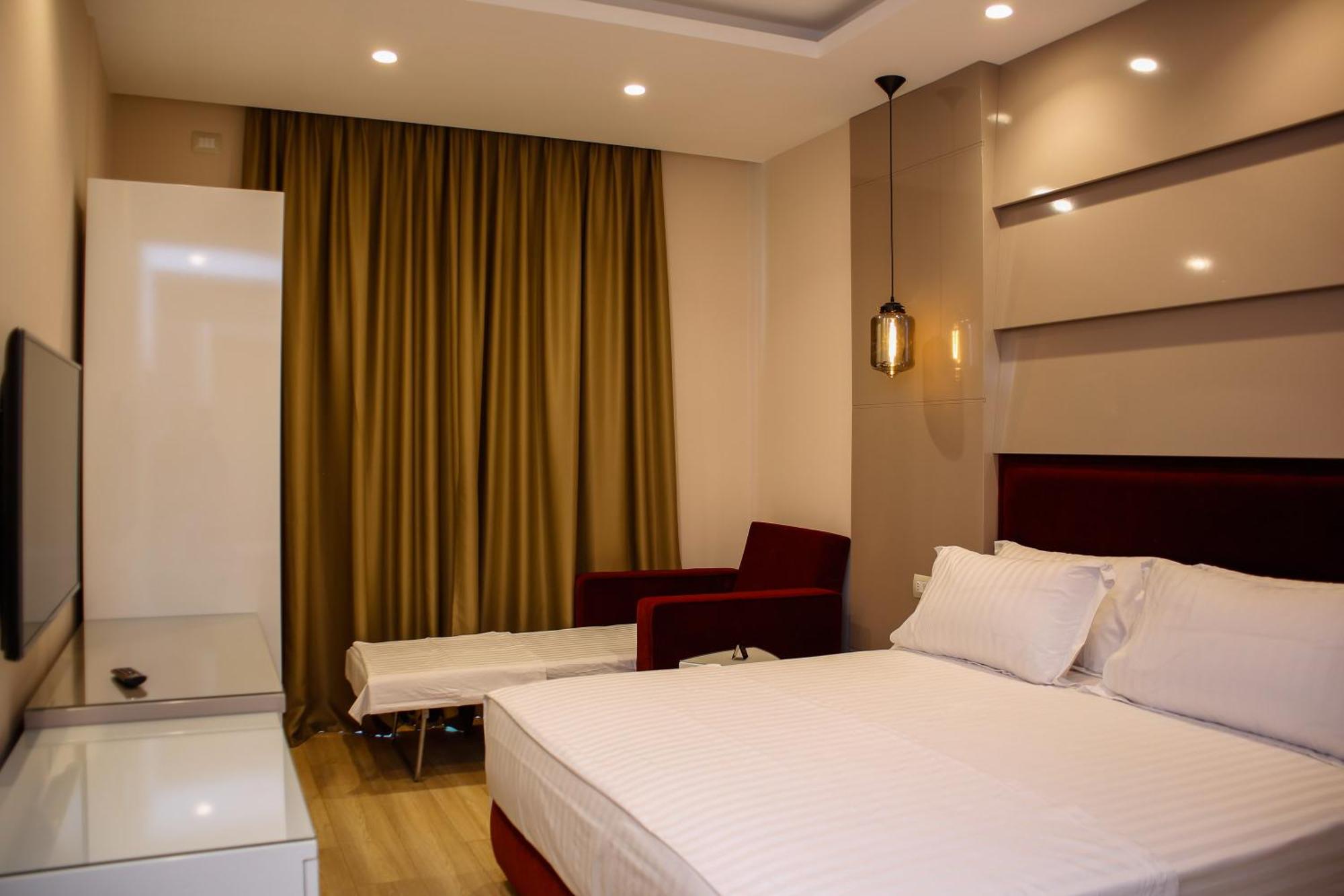 Hotel Luxury Ksamil Quarto foto
