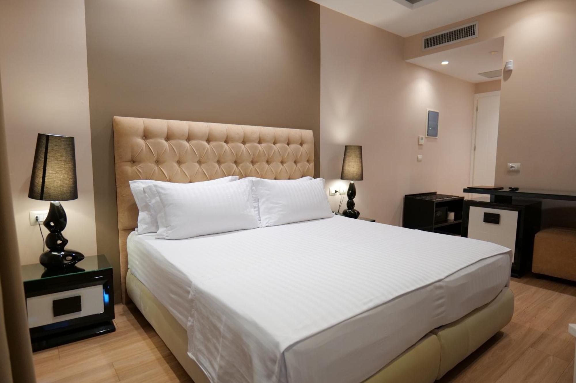 Hotel Luxury Ksamil Quarto foto