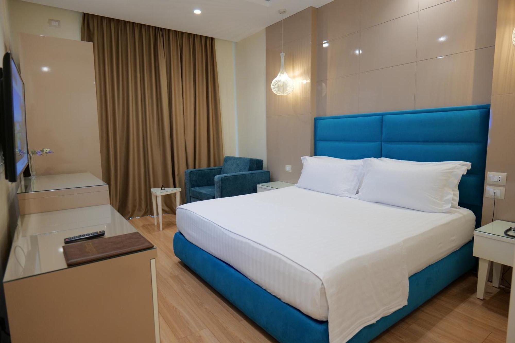 Hotel Luxury Ksamil Quarto foto